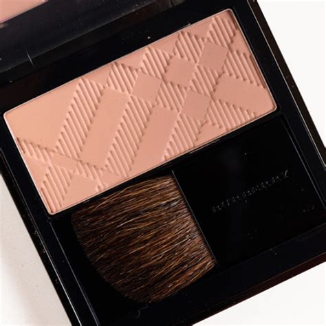 burberry light glow natural blush earthy